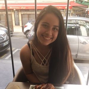 Meet your Posher, Gabriela